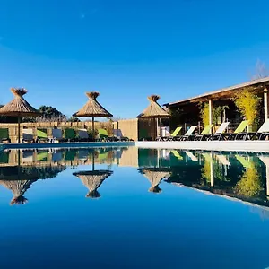 En Provence - Ecogîtes&restaurant Insolites Hotel